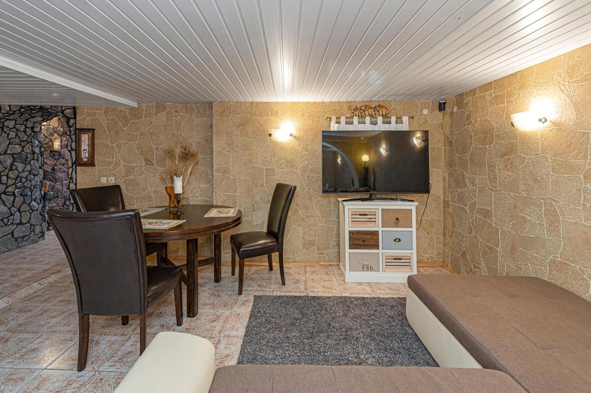 Spacious Studio Apartment By Polo Apartments Kaunas Exterior foto